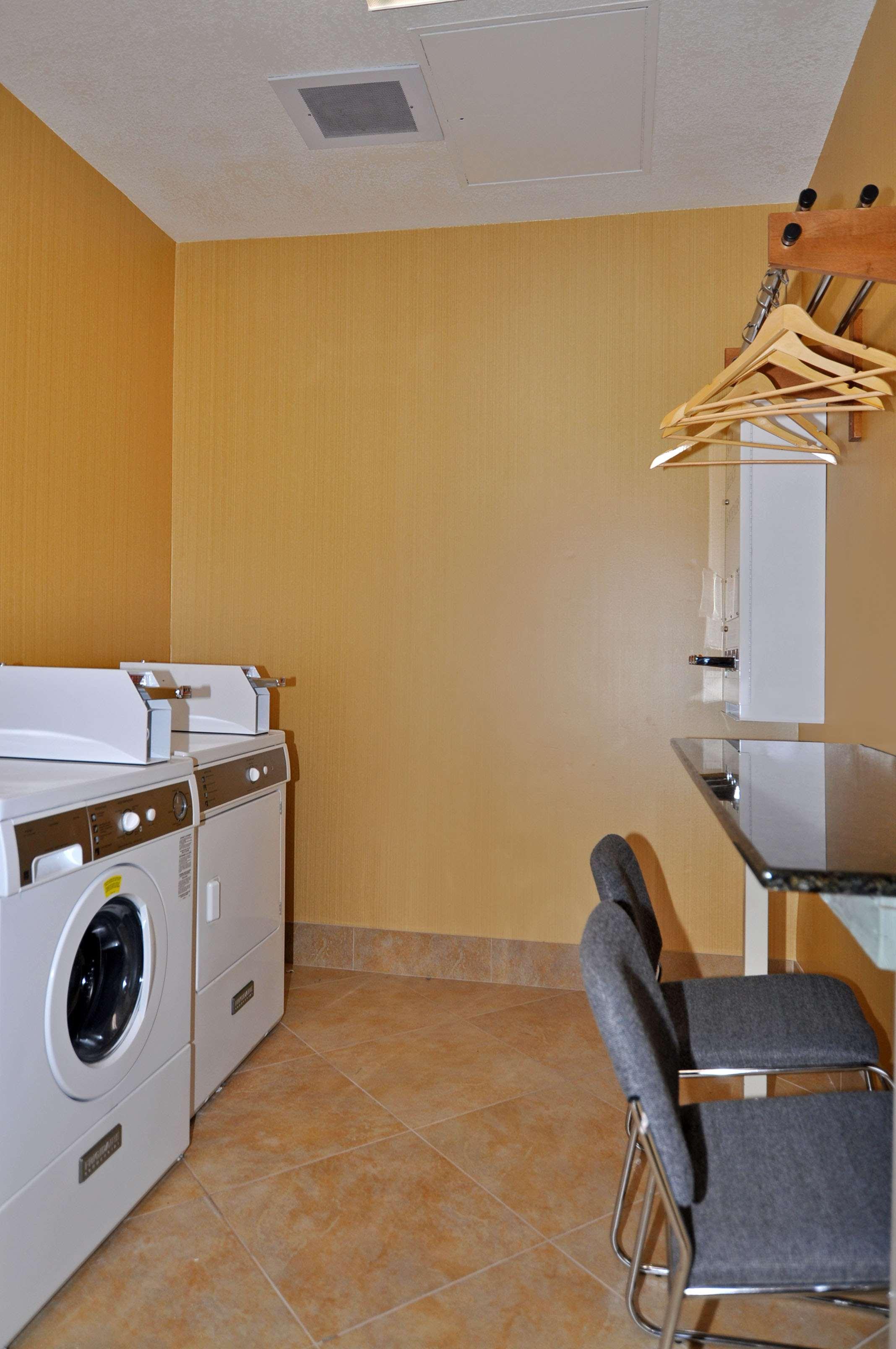 Best Western Plus Fresno Inn Экстерьер фото
