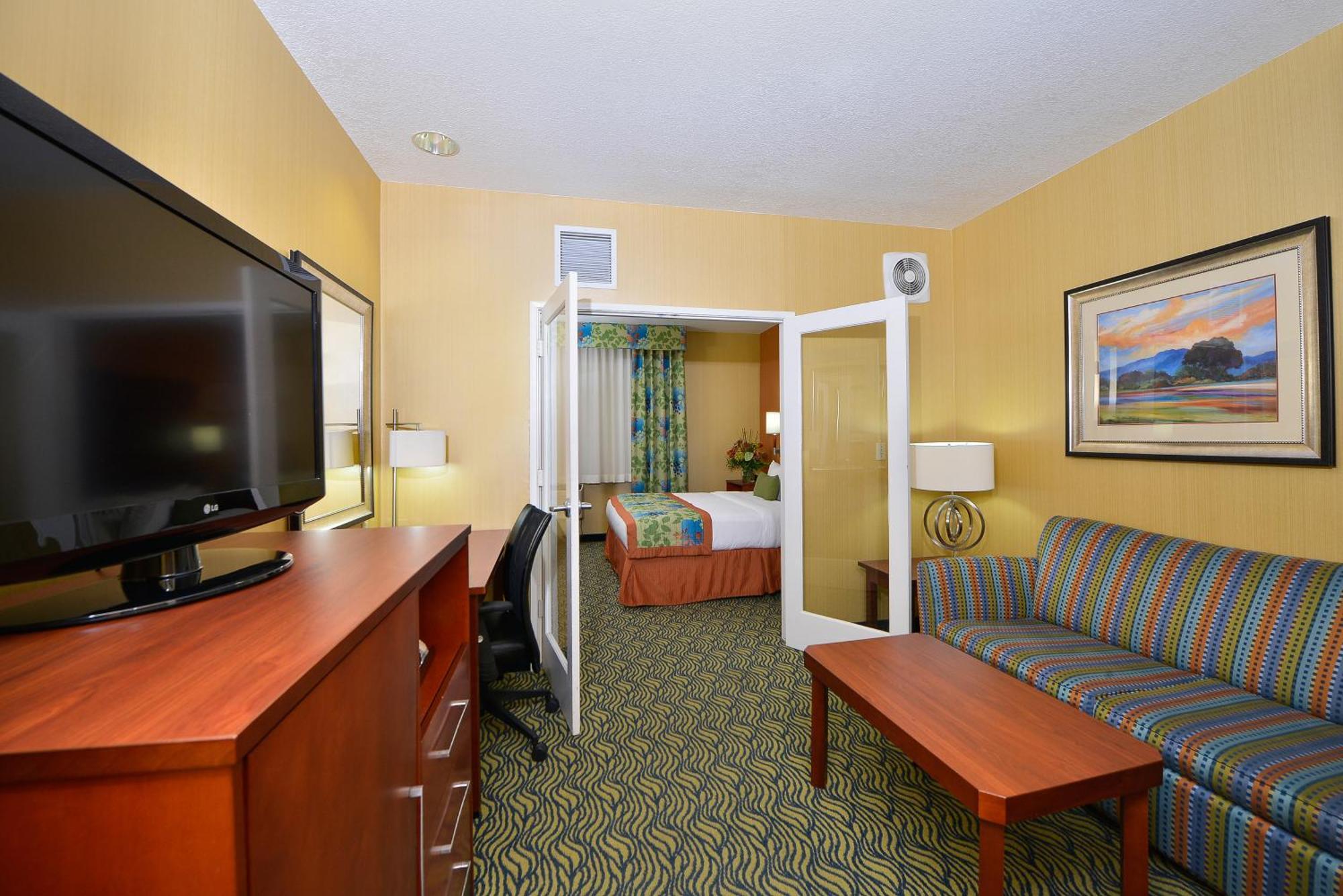Best Western Plus Fresno Inn Экстерьер фото