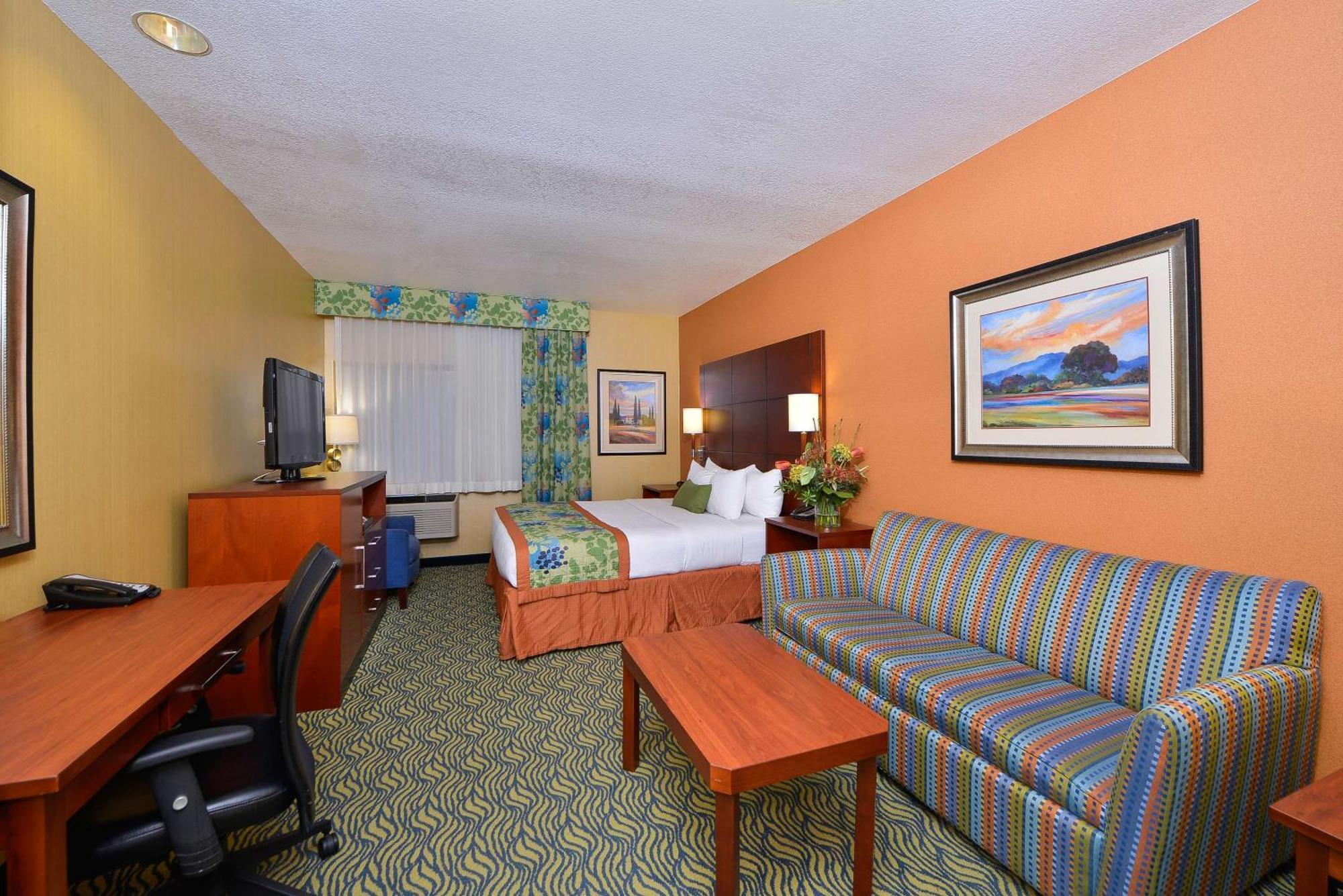 Best Western Plus Fresno Inn Экстерьер фото