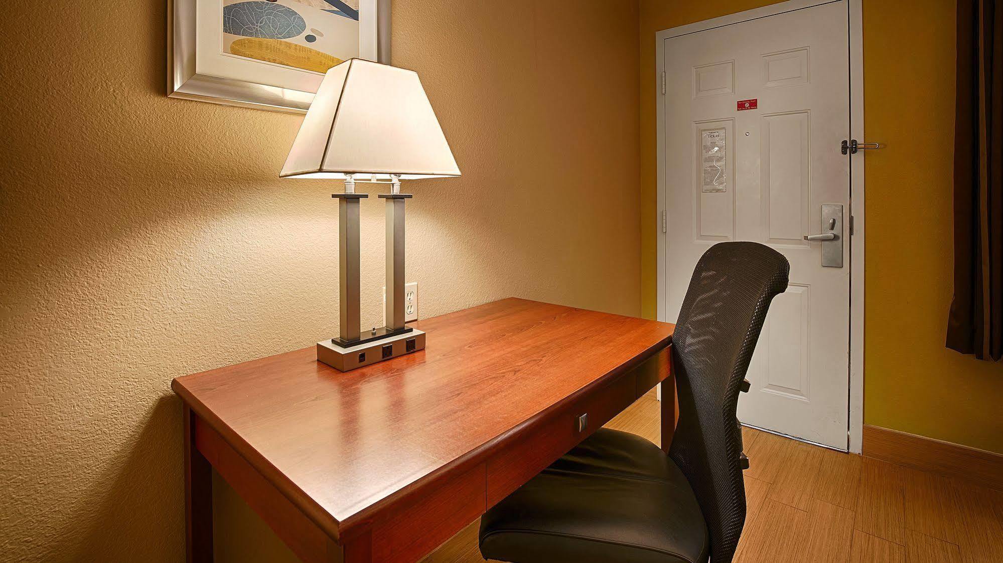 Best Western Plus Fresno Inn Экстерьер фото