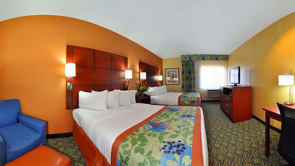 Best Western Plus Fresno Inn Экстерьер фото